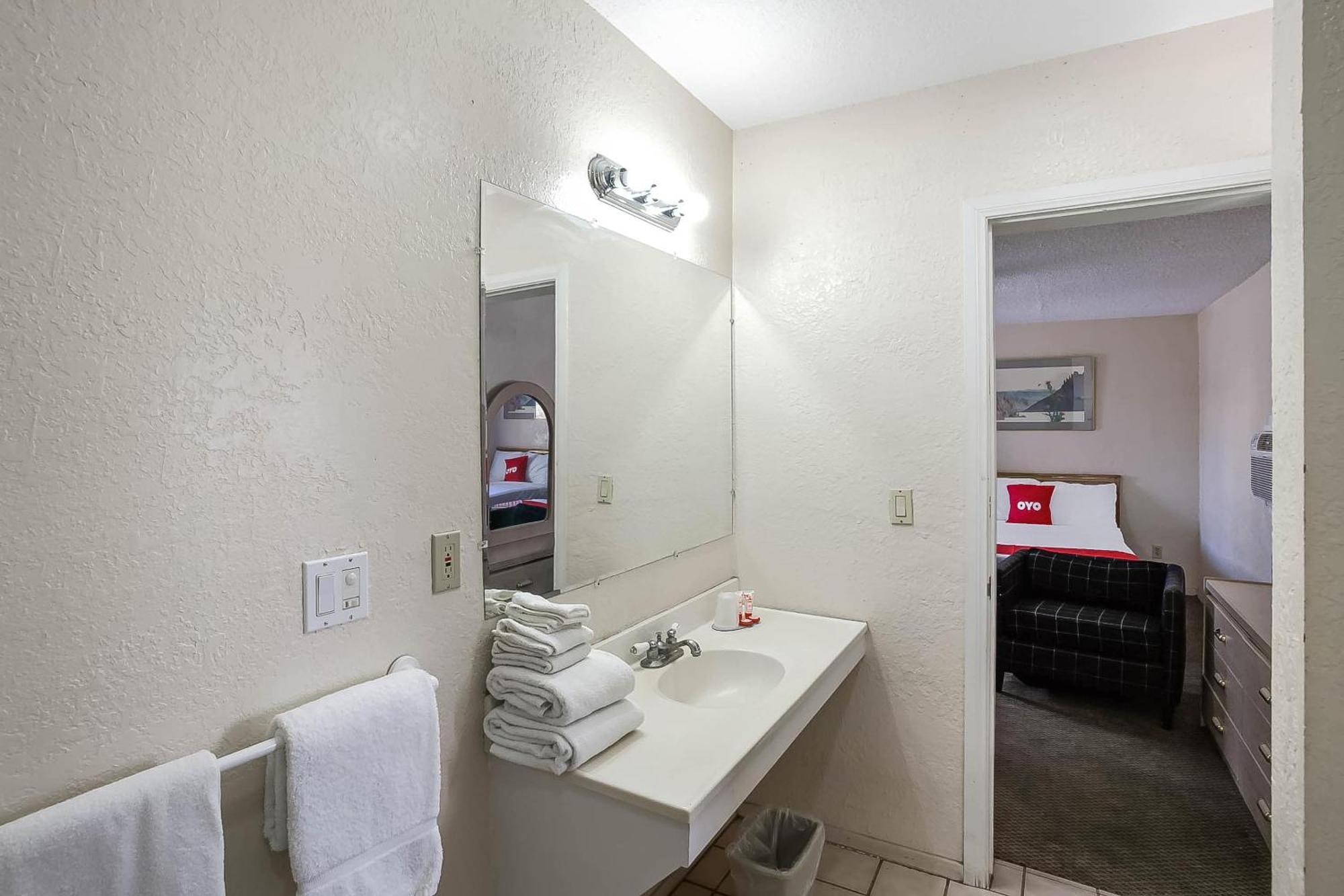 Oyo Hotel Yuma Az - I-8 Us-95 Exterior photo